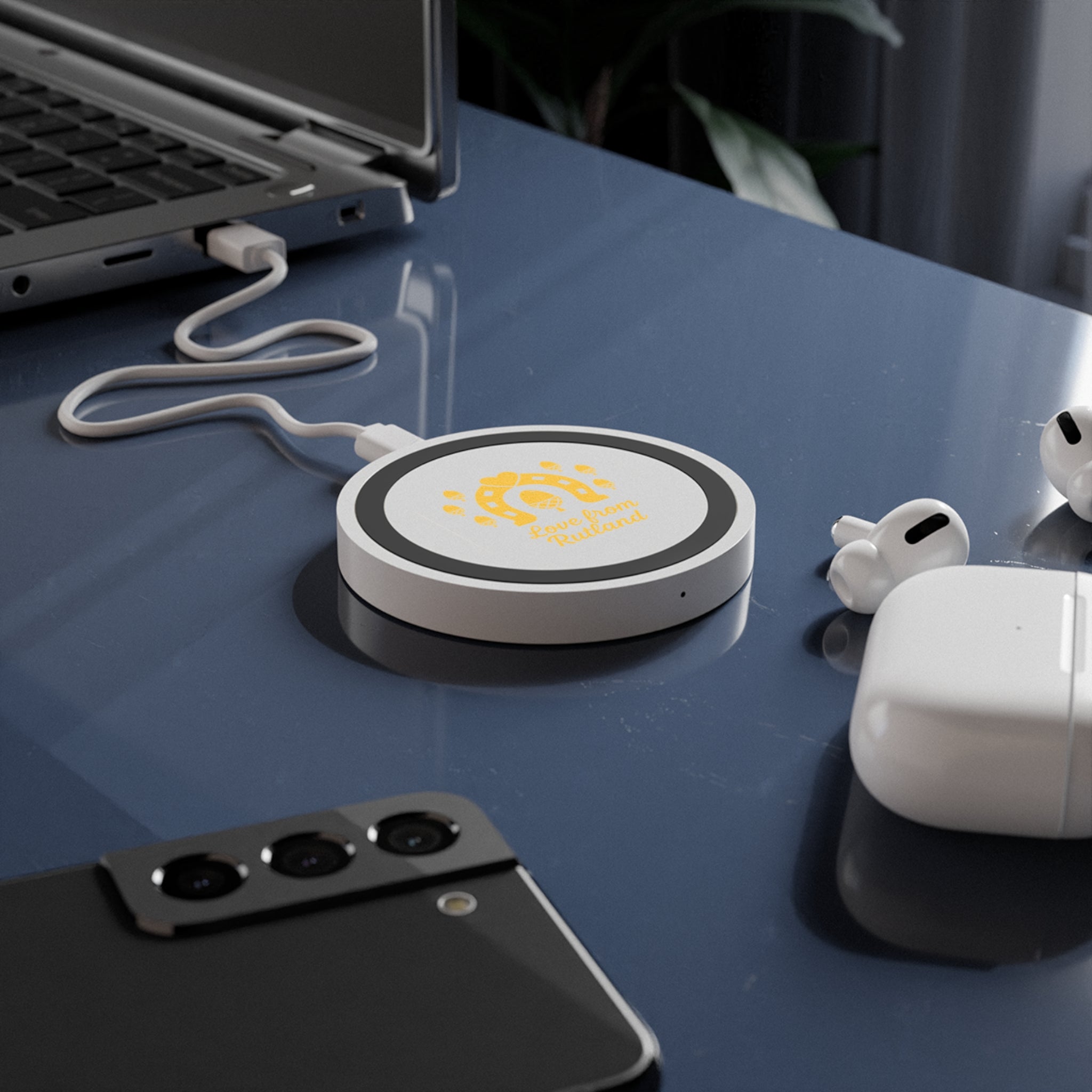 Classic Logo Quake Wireless Charging Pad